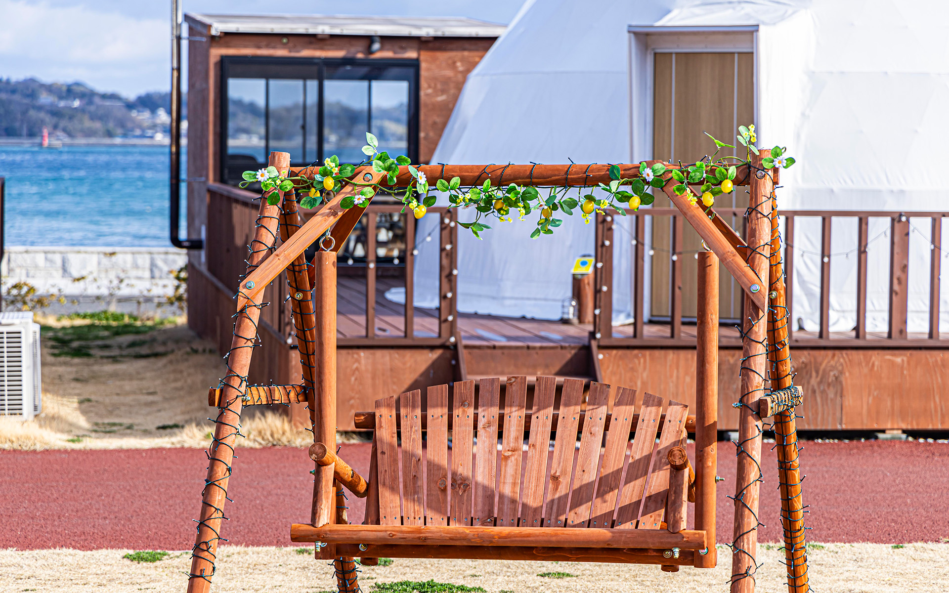 Swing with lemon decoration